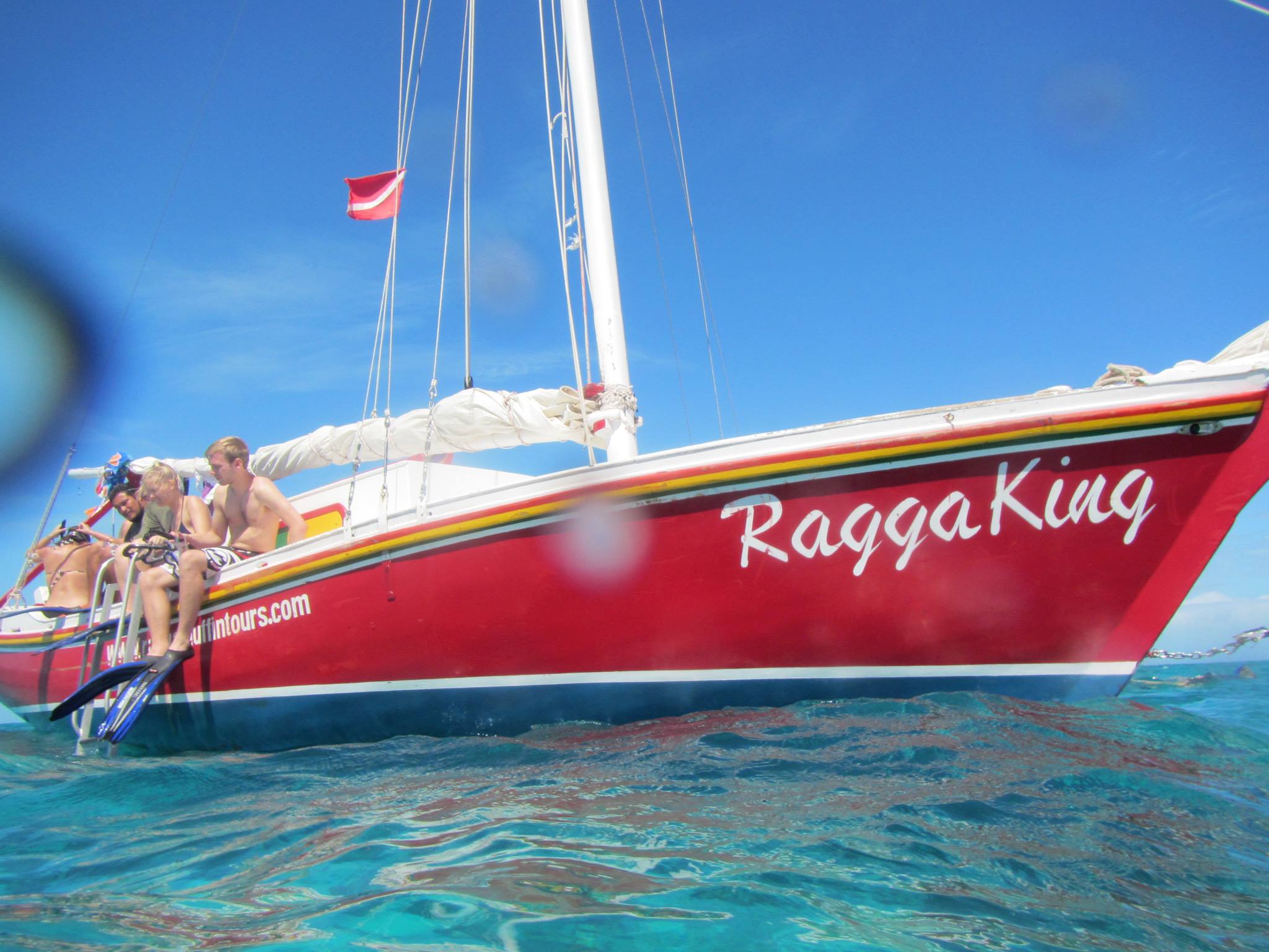 Raggamuffin snorkel boat